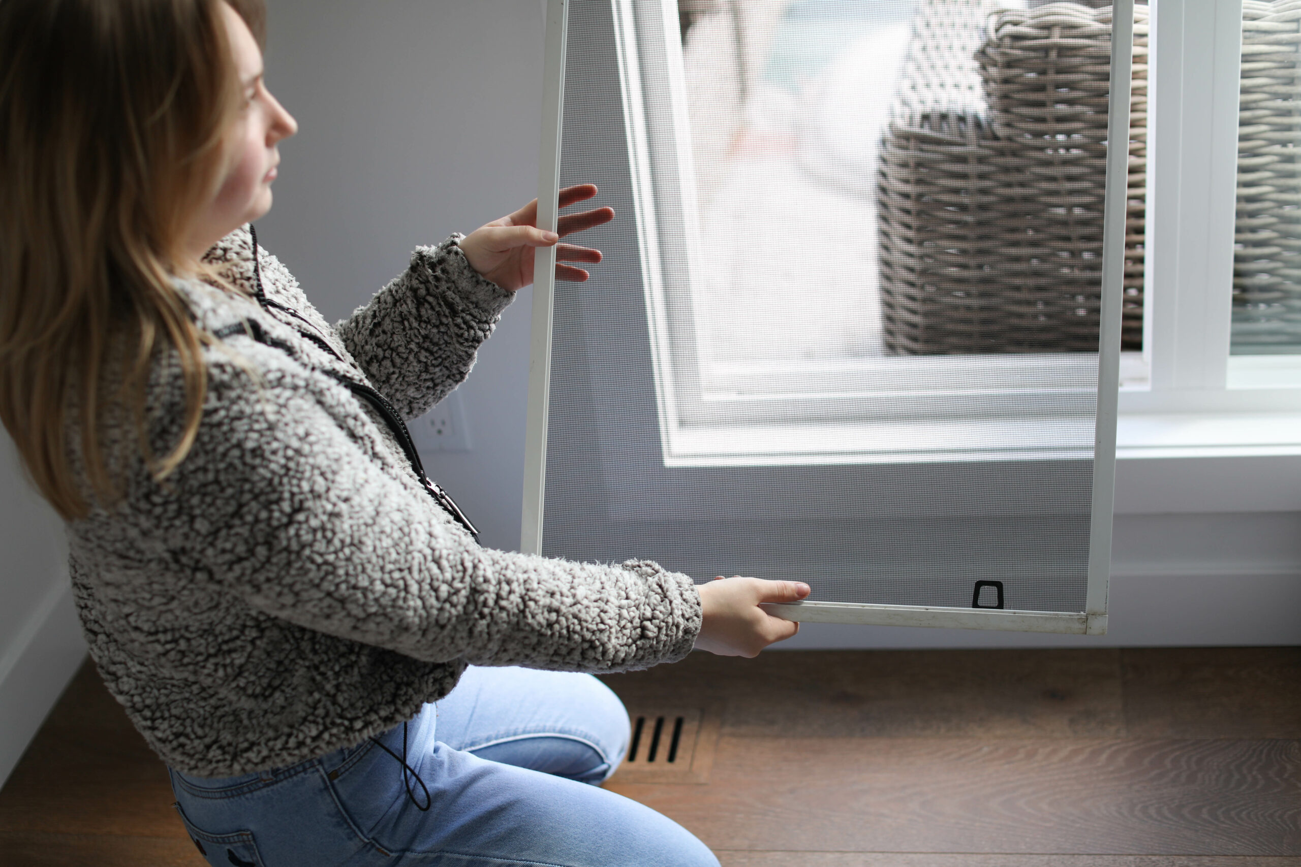 2 Ways to Clean Your Dirty Window Screens