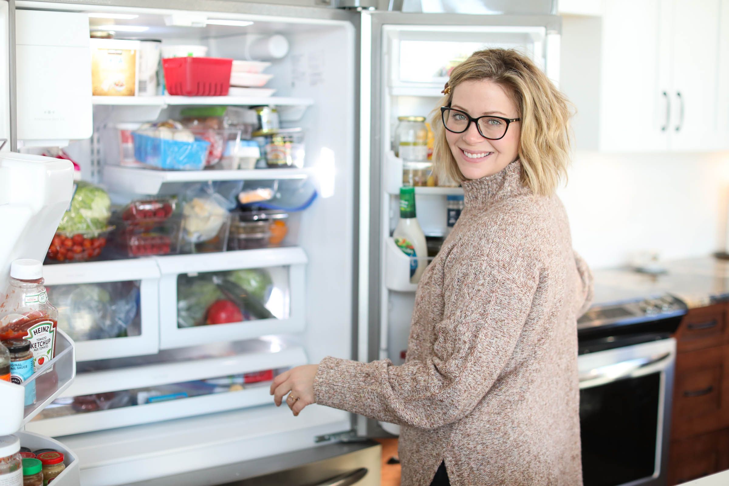 How to Clean Your Fridge Like the Pros in 8 Easy Steps